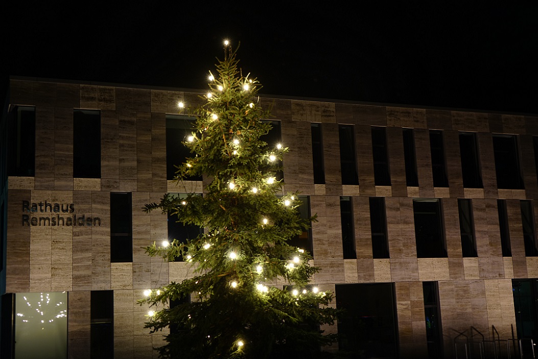 2018 12 12 Weihnachtsbaum Rathaus full